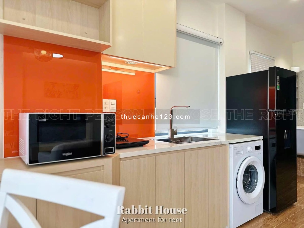 Cho thuê căn hộ mới 100% - 1PN, 1PK / Studio ban công, máy giặt riêng gần sân bay Tân Sơn Nhất-K300