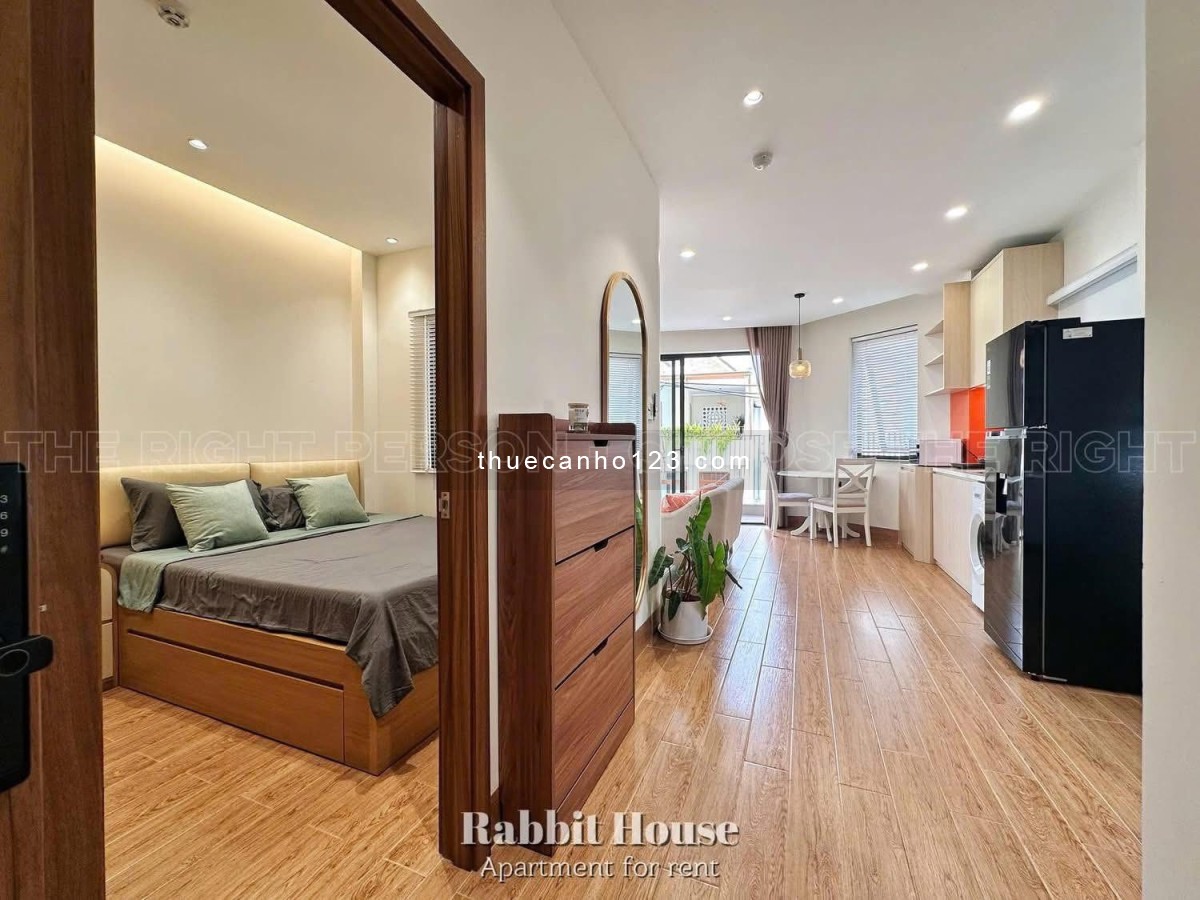 Cho thuê căn hộ mới 100% - 1PN, 1PK / Studio ban công, máy giặt riêng gần sân bay Tân Sơn Nhất-K300