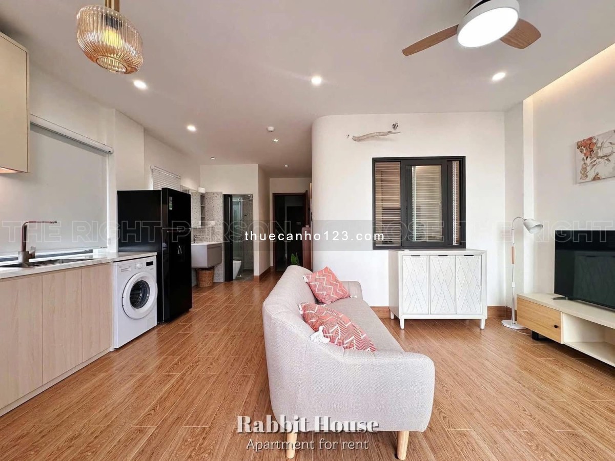 Cho thuê căn hộ mới 100% - 1PN, 1PK / Studio ban công, máy giặt riêng gần sân bay Tân Sơn Nhất-K300