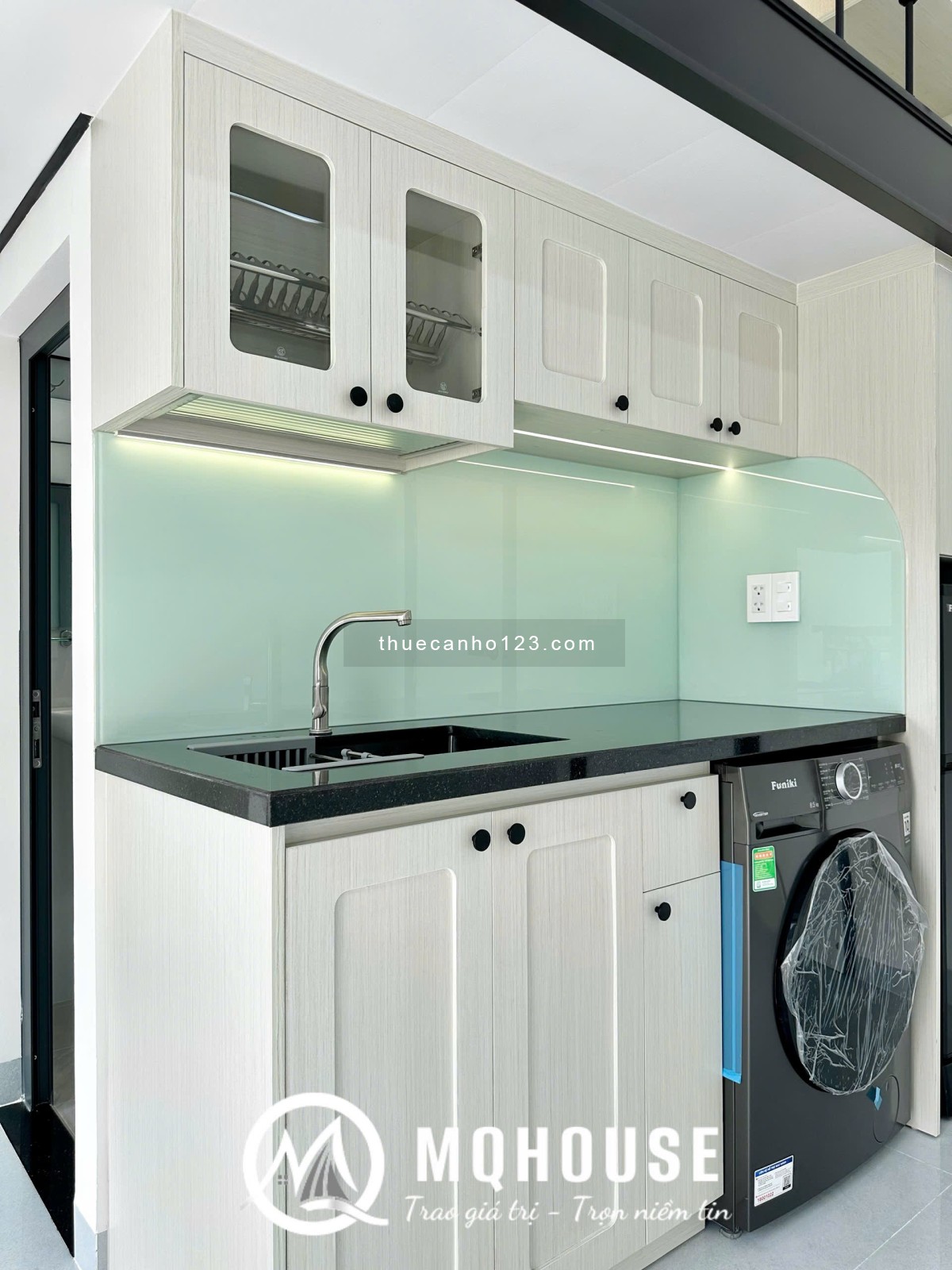 Duplex mới 100% nội thất có gu/giặt riêng - Ban công Tân Phú