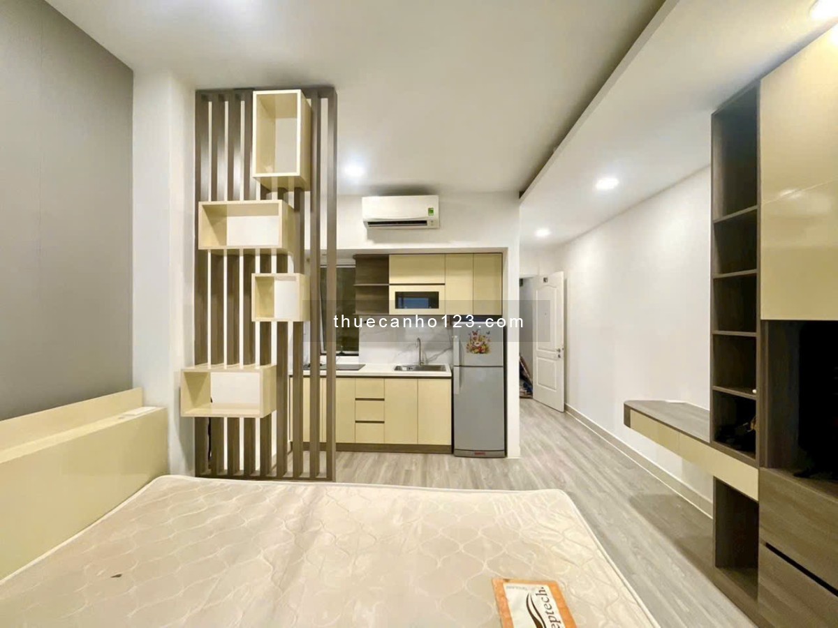 Cho thuê căn hộ ban công full nội thất gần Landmark, kế Quận 1, Nguyễn Hữu Cảnh, Quận Bình Thạnh