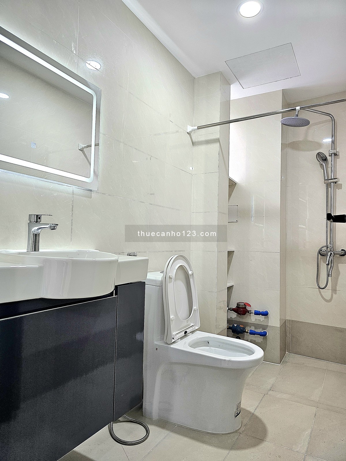 Cho Thuê Căn Hộ Dịch Vụ Full Nội Thất Cao Cấp Vị Trí Vàng Lê Quang Định và Phạm Văn Đồng