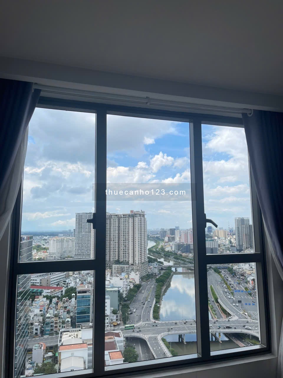 Thuê The Tresor tại Bến Vân Đồn Q4 3PN 2WC