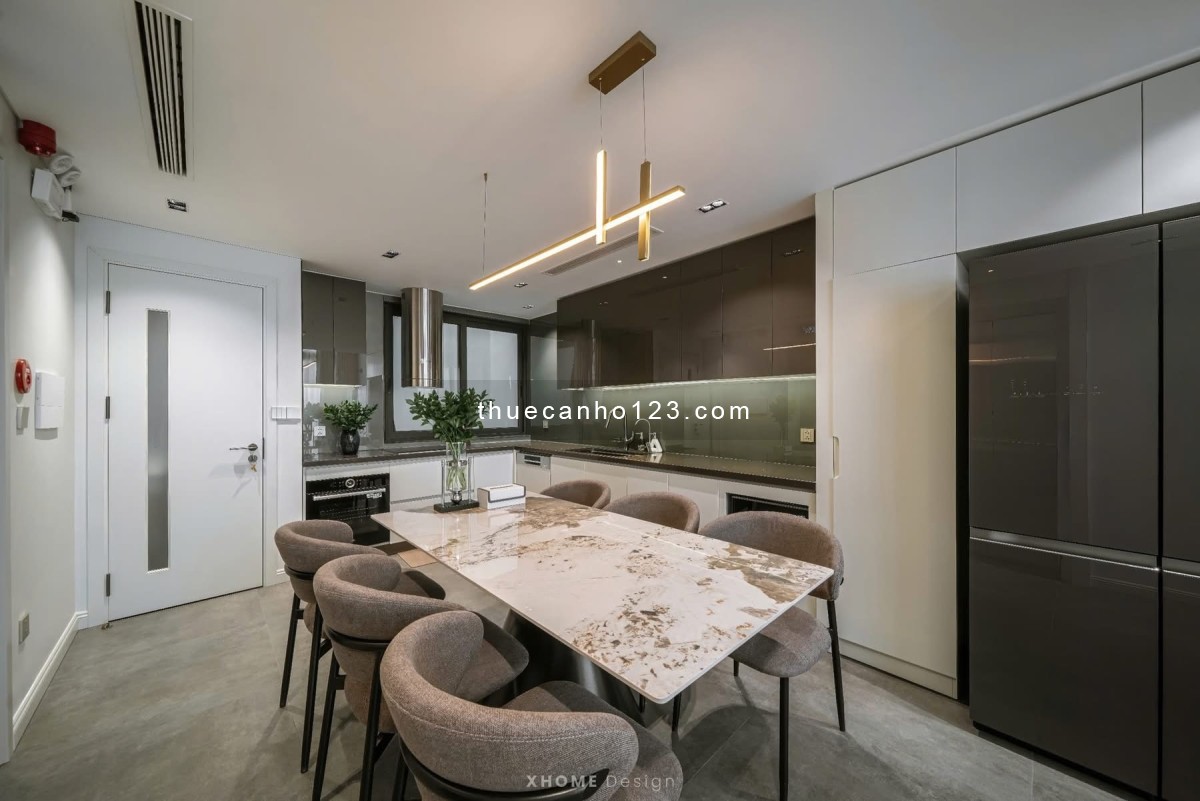 Cho thuê căn hộ đầy đủ nội thất có cửa sổ lớn ban công thoáng mát tiện nghi gần sân bay Tân Sơn Nhất