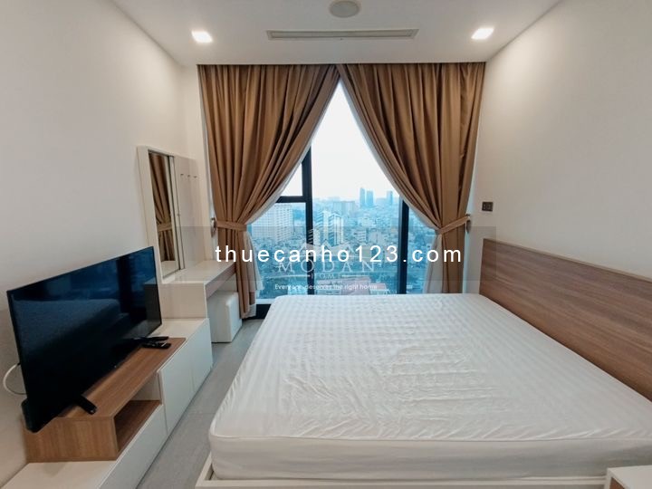 Cho thuê căn 2 PN vòng cung Vinhomes Golden River Ba Son
