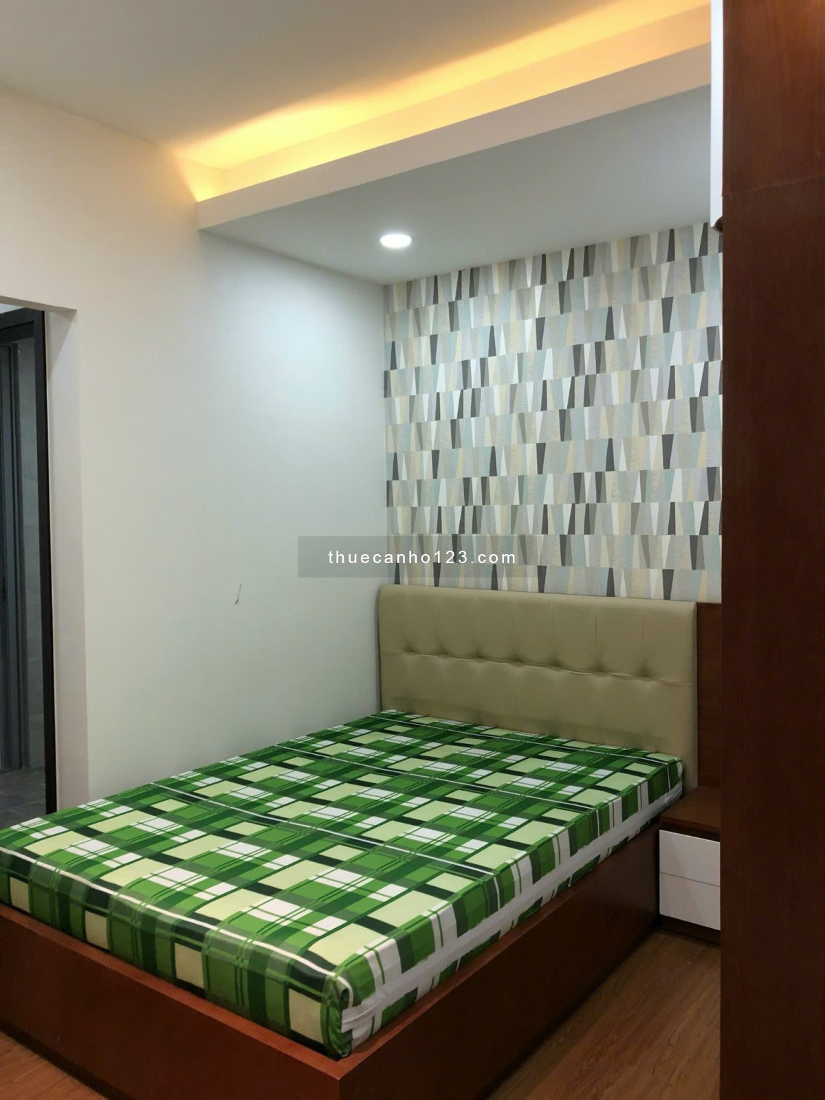 Cho thuê căn hộ Scenic Valley 1, 3PN, 3 WC, Full NT, nhà mới đẹp, View hồ bơi, giá 25 triệu/tháng