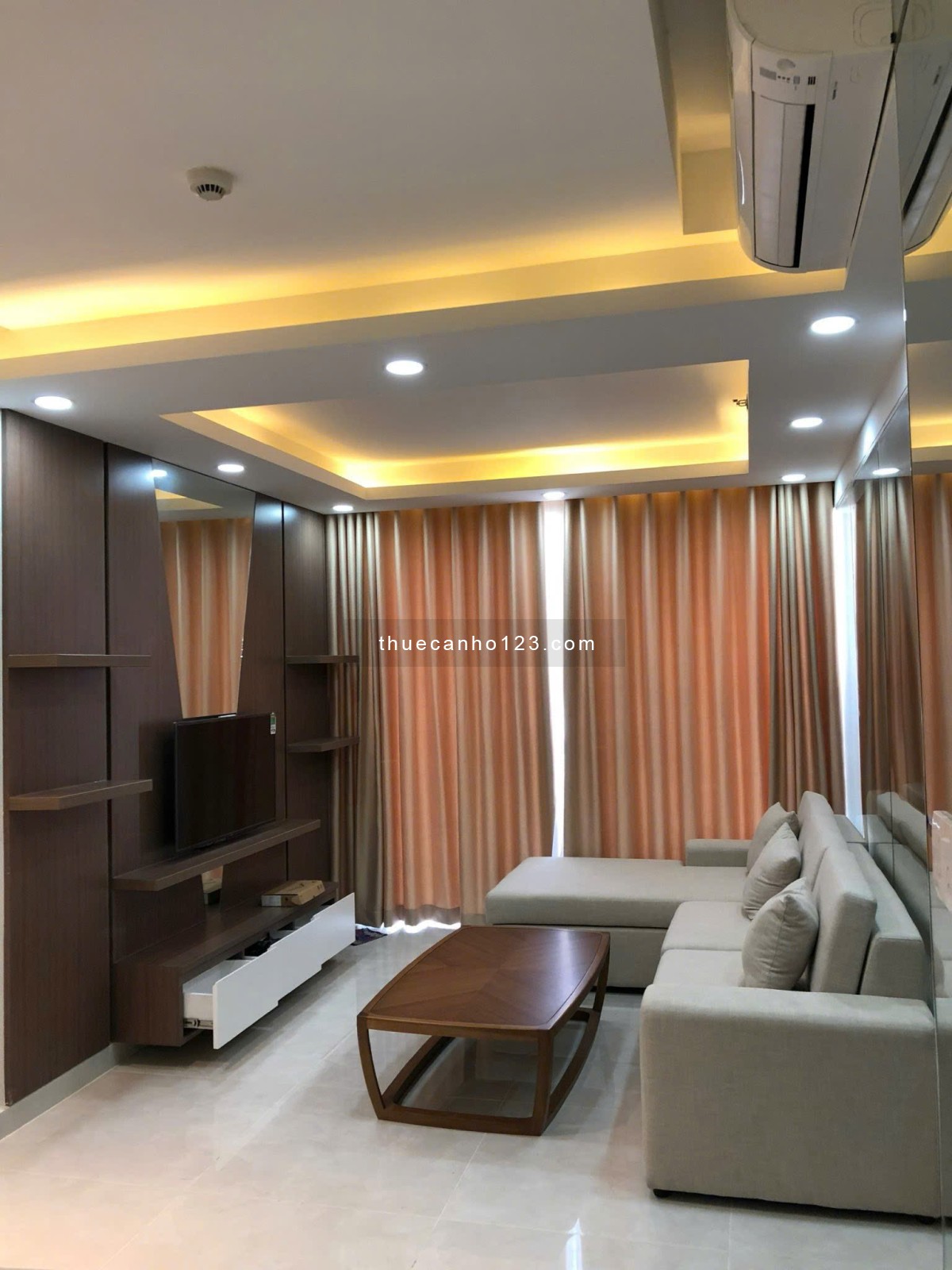 Cho thuê căn hộ Scenic Valley 1, 3PN, 3 WC, Full NT, nhà mới đẹp, View hồ bơi, giá 25 triệu/tháng