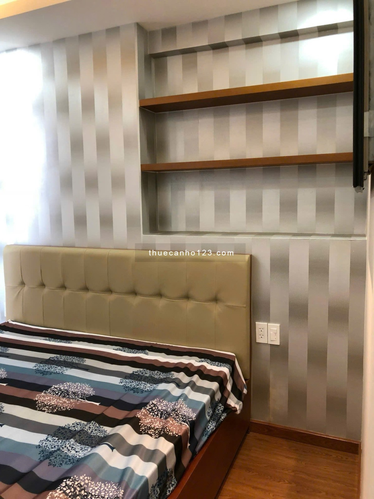 Cho thuê căn hộ Scenic Valley 1, 3PN, 3 WC, Full NT, nhà mới đẹp, View hồ bơi, giá 25 triệu/tháng