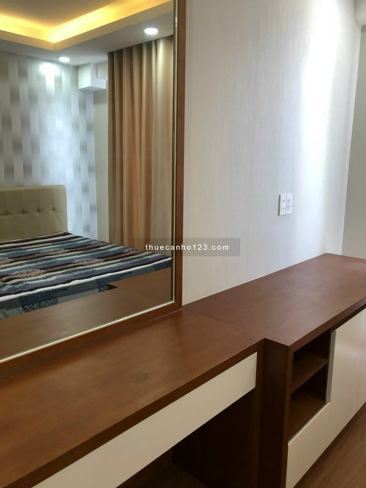 Cho thuê căn hộ Scenic Valley 1, 3PN, 3 WC, Full NT, nhà mới đẹp, View hồ bơi, giá 25 triệu/tháng