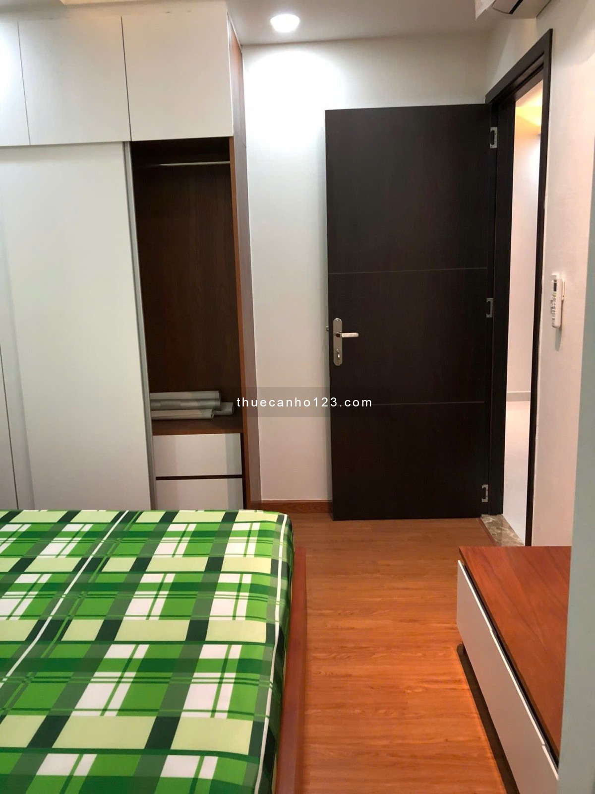 Cho thuê căn hộ Scenic Valley 1, 3PN, 3 WC, Full NT, nhà mới đẹp, View hồ bơi, giá 25 triệu/tháng