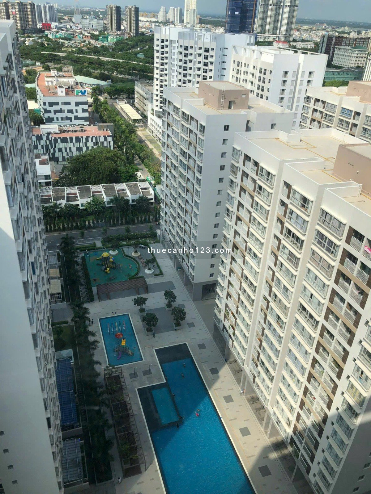 Cho thuê căn hộ Scenic Valley 1, 3PN, 3 WC, Full NT, nhà mới đẹp, View hồ bơi, giá 25 triệu/tháng