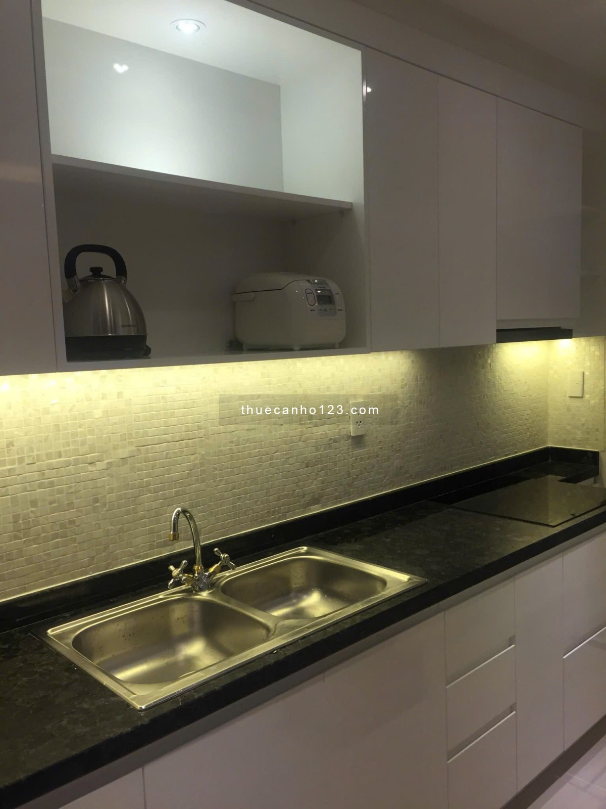 Cho thuê căn hộ 2PN, Leman, Quận 3 chỉ 2x triệu/ tháng