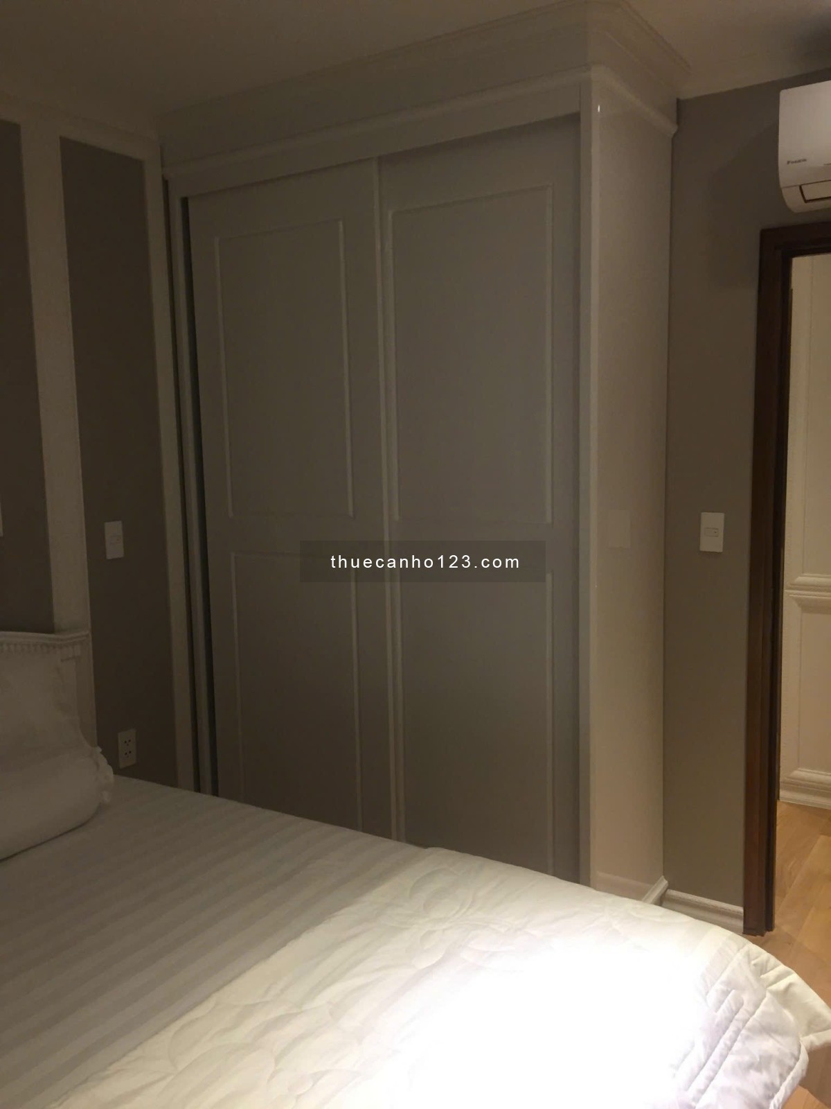 Cho thuê căn hộ 2PN, Leman, Quận 3 chỉ 2x triệu/ tháng