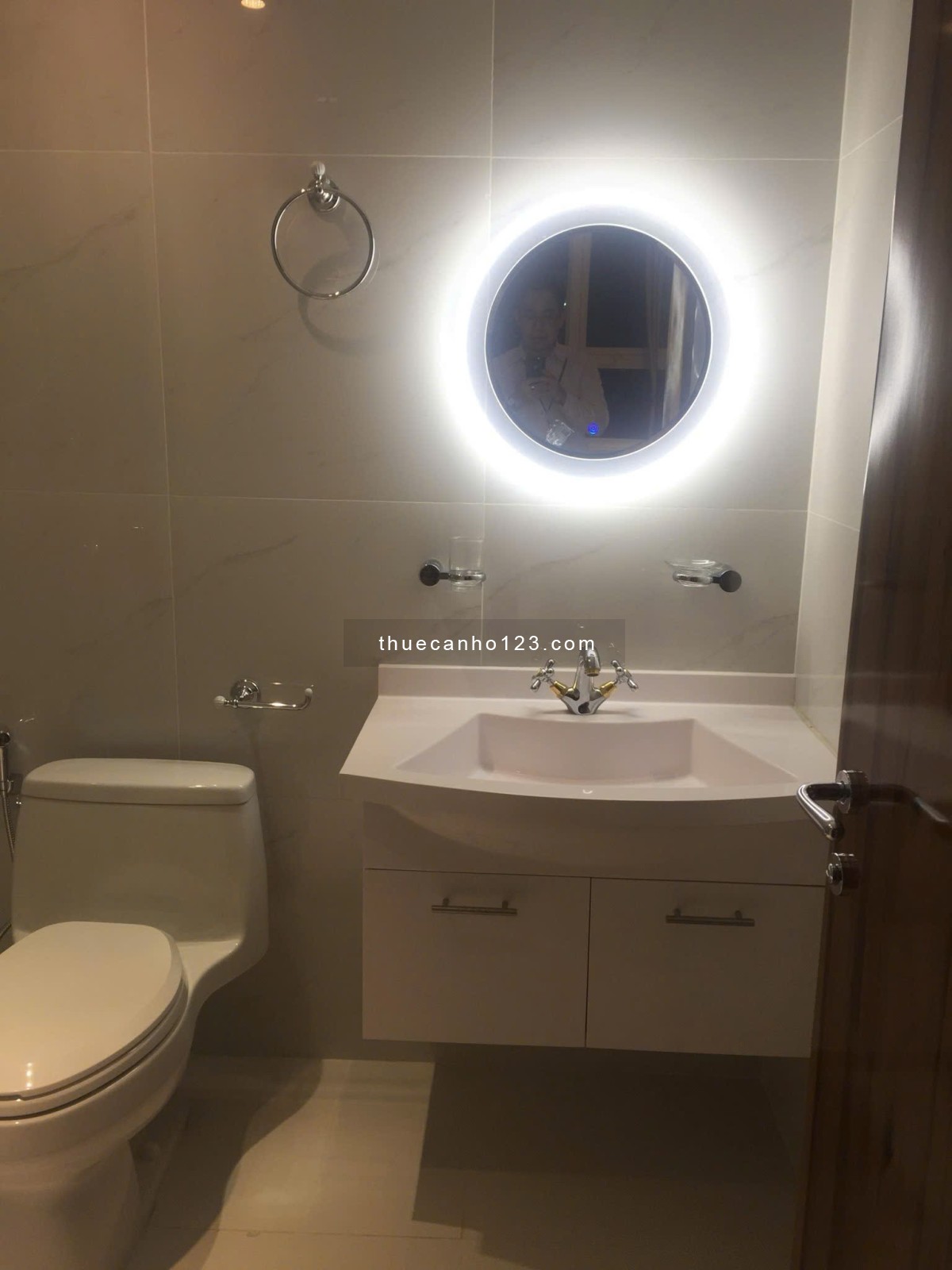 Cho thuê căn hộ 2PN, Leman, Quận 3 chỉ 2x triệu/ tháng