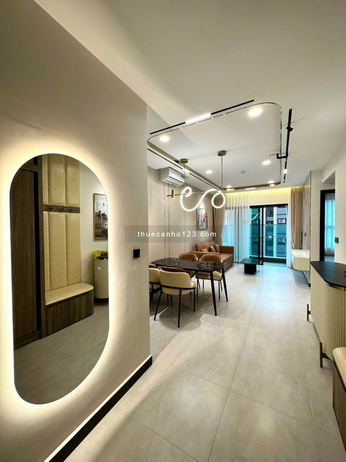 De La Sol – quận 4 cho thuê căn 2PN 74m2, Full nội thất đẹp, hiện đại