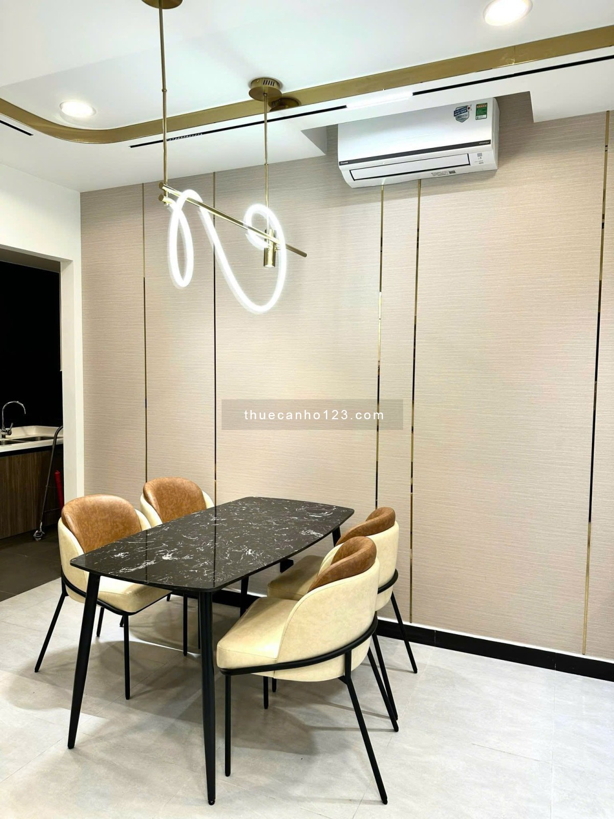 De La Sol – quận 4 cho thuê căn 2PN 74m2, Full nội thất đẹp, hiện đại