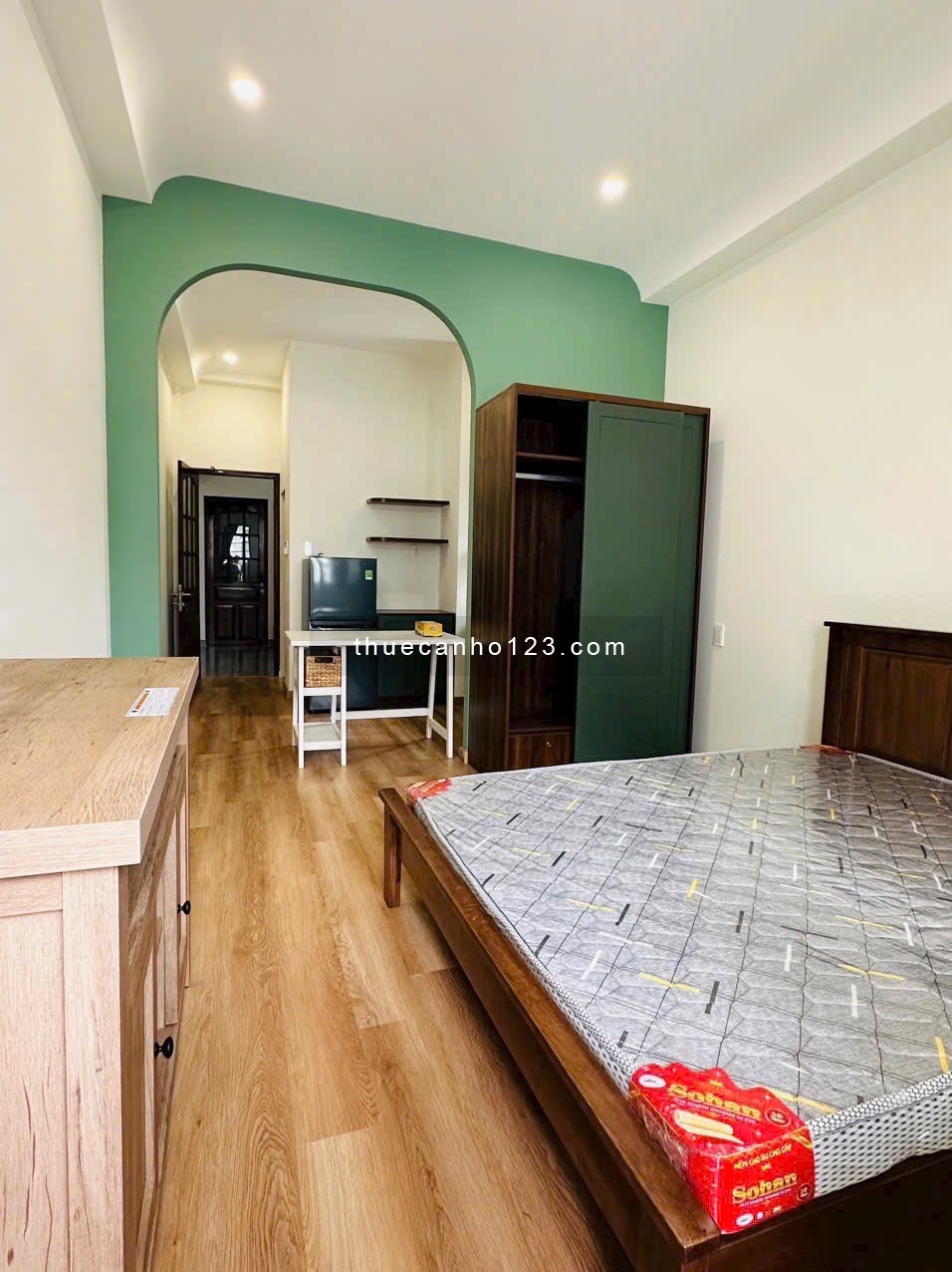 Cho thuê căn hộ Studio Ban công thoáng Q4 gần cầu Ông Lãnh, cầu Calmette, cầu Kênh Tẻ