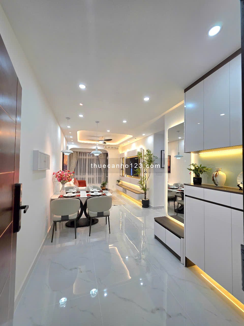 Cho thuê gấp căn hộ mới tinh vừa ra mắt 3PN 72M2 giá rẻ chỉ 1X