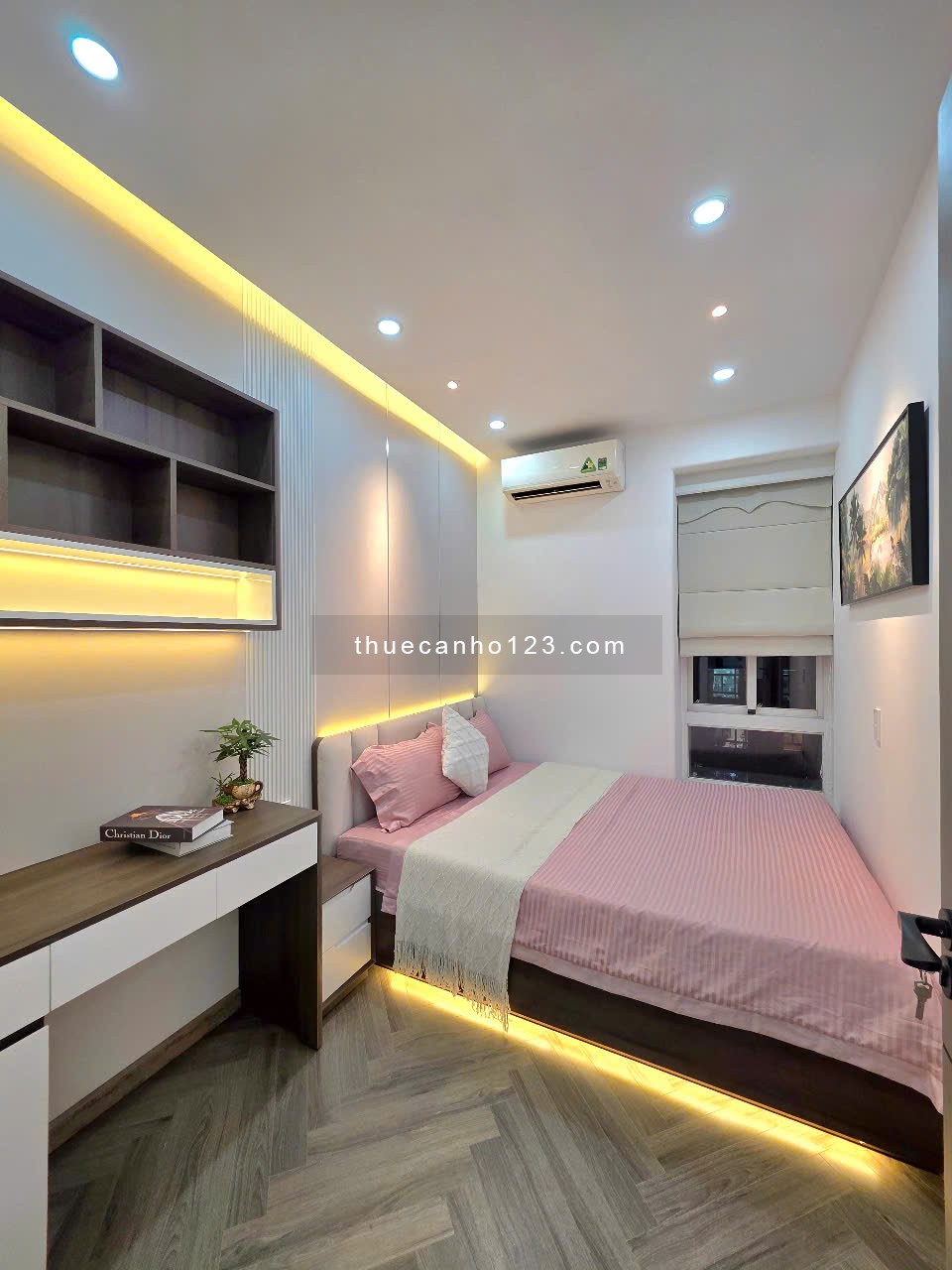 Cho thuê gấp căn hộ mới tinh vừa ra mắt 3PN 72M2 giá rẻ chỉ 1X