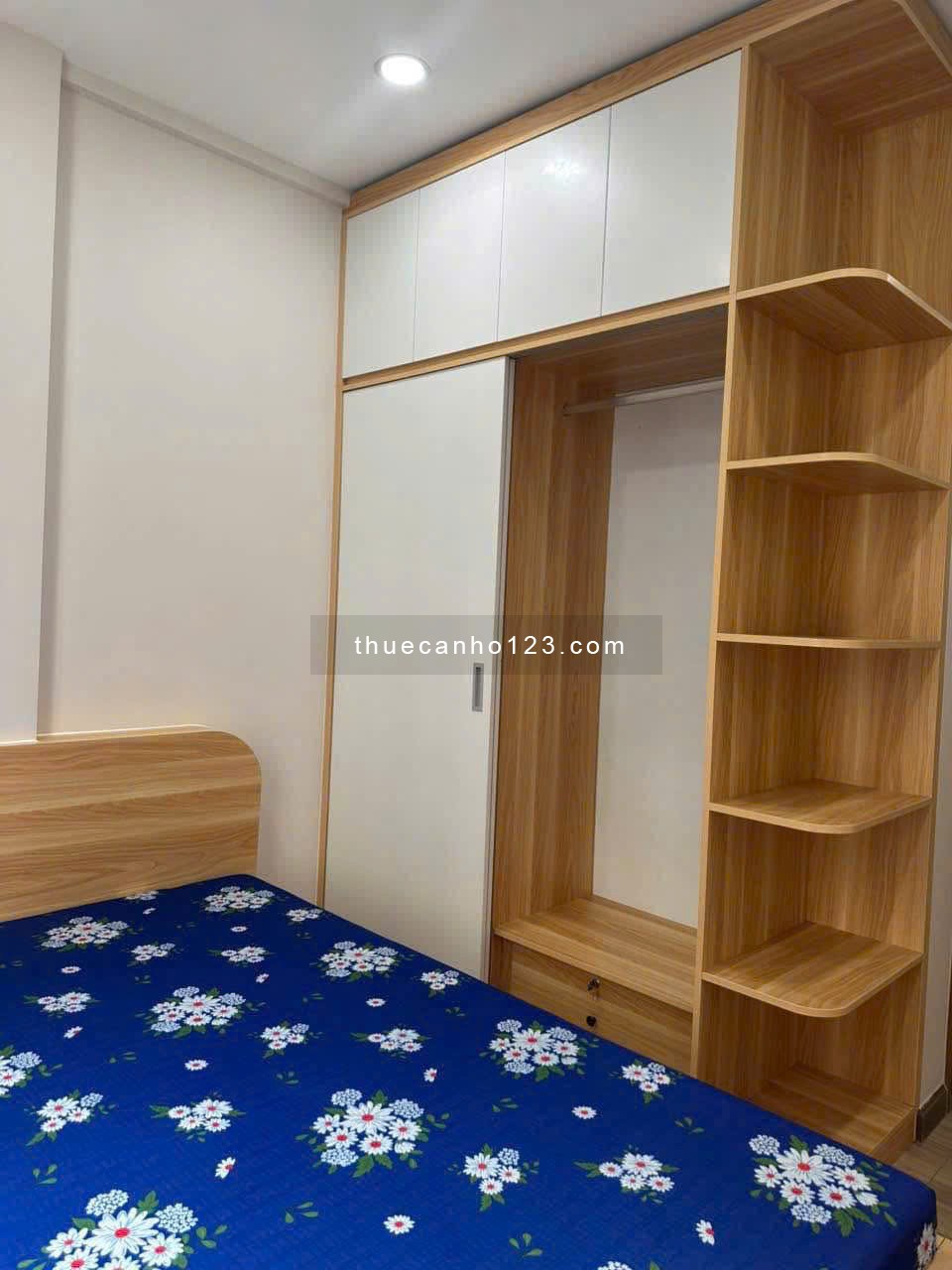 Chung cư Carillon 5, Luỹ Bán Bích, TP: 2p ngủ, 74m2, máy lạnh, 10tr5/th