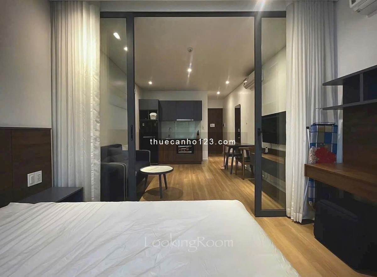 Cho thuê căn hộ ở Tân Bình 1PN ban công, gần sân bay Tân Sơn Nhất, hồ bơi, phòng gym