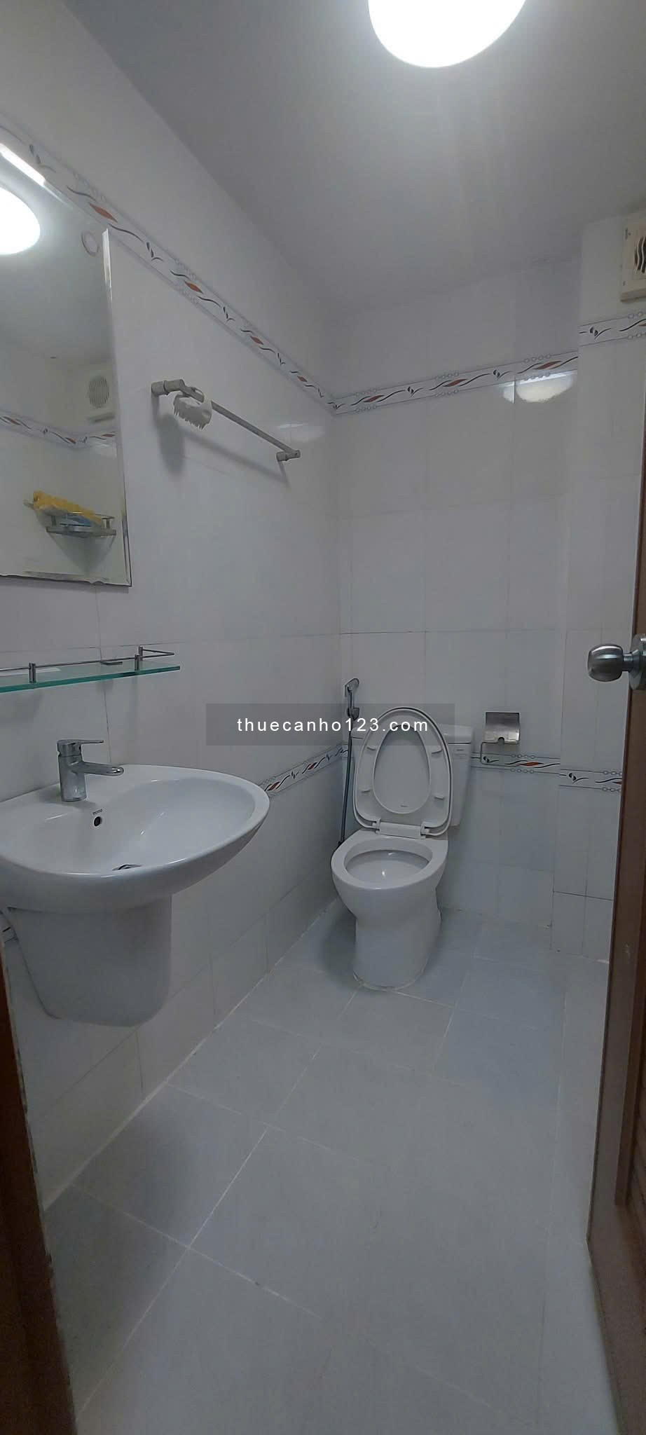 C/c Miếu Nổi, P3, Bình Thạnh: 70m2, 2pn, Tolet Nhà Mới, 11tr/th.