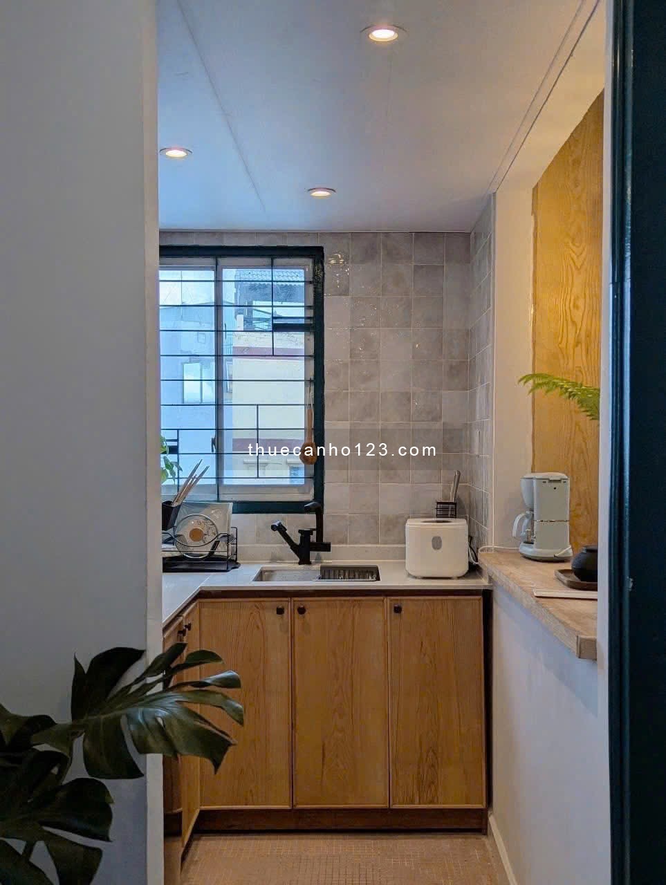 Căn hô 1pn full nội thất balcony gần vx lăng cha cha khu k300 sân bay tsn etown cộng hoà