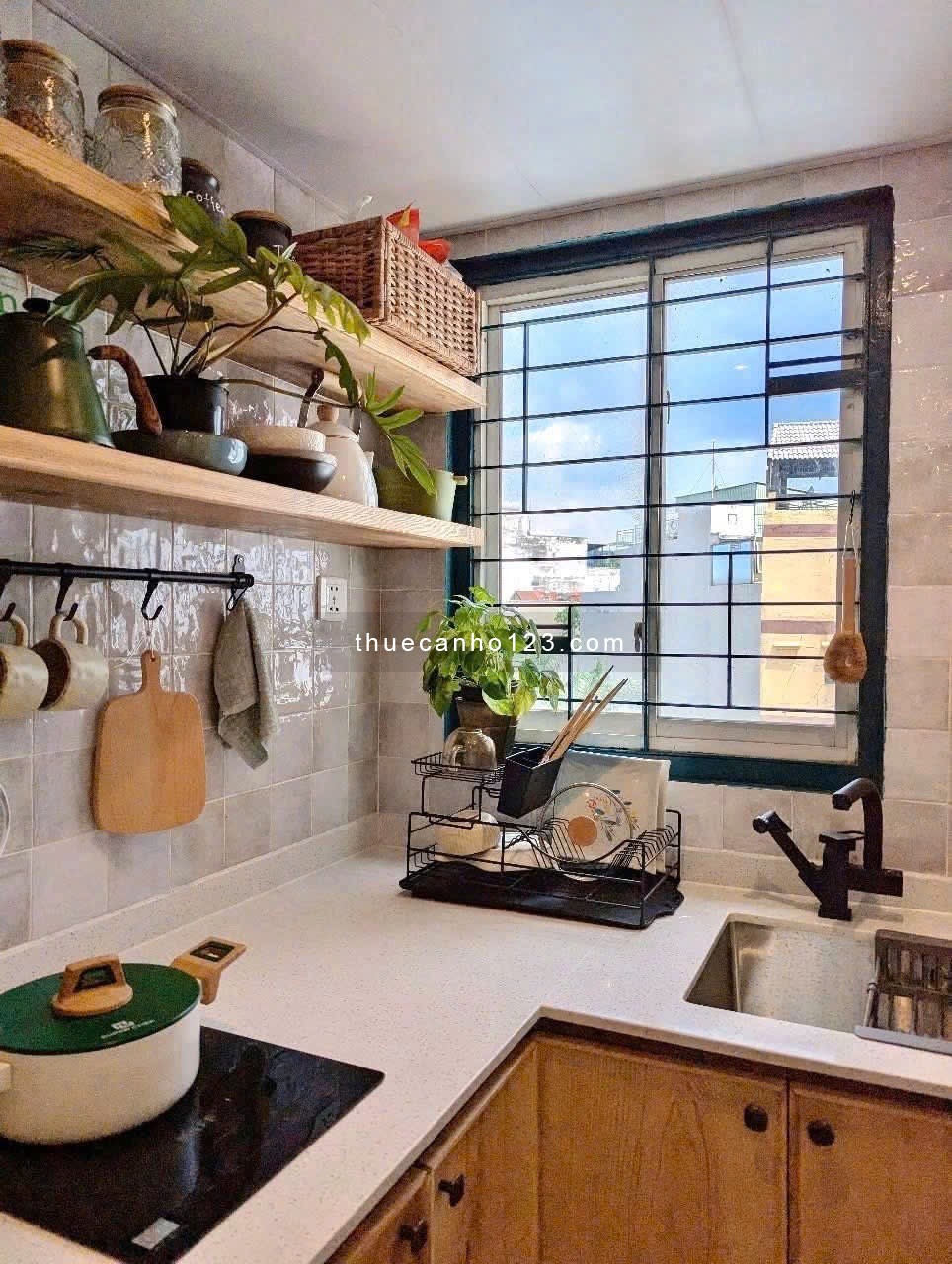 Căn hô 1pn full nội thất balcony gần vx lăng cha cha khu k300 sân bay tsn etown cộng hoà