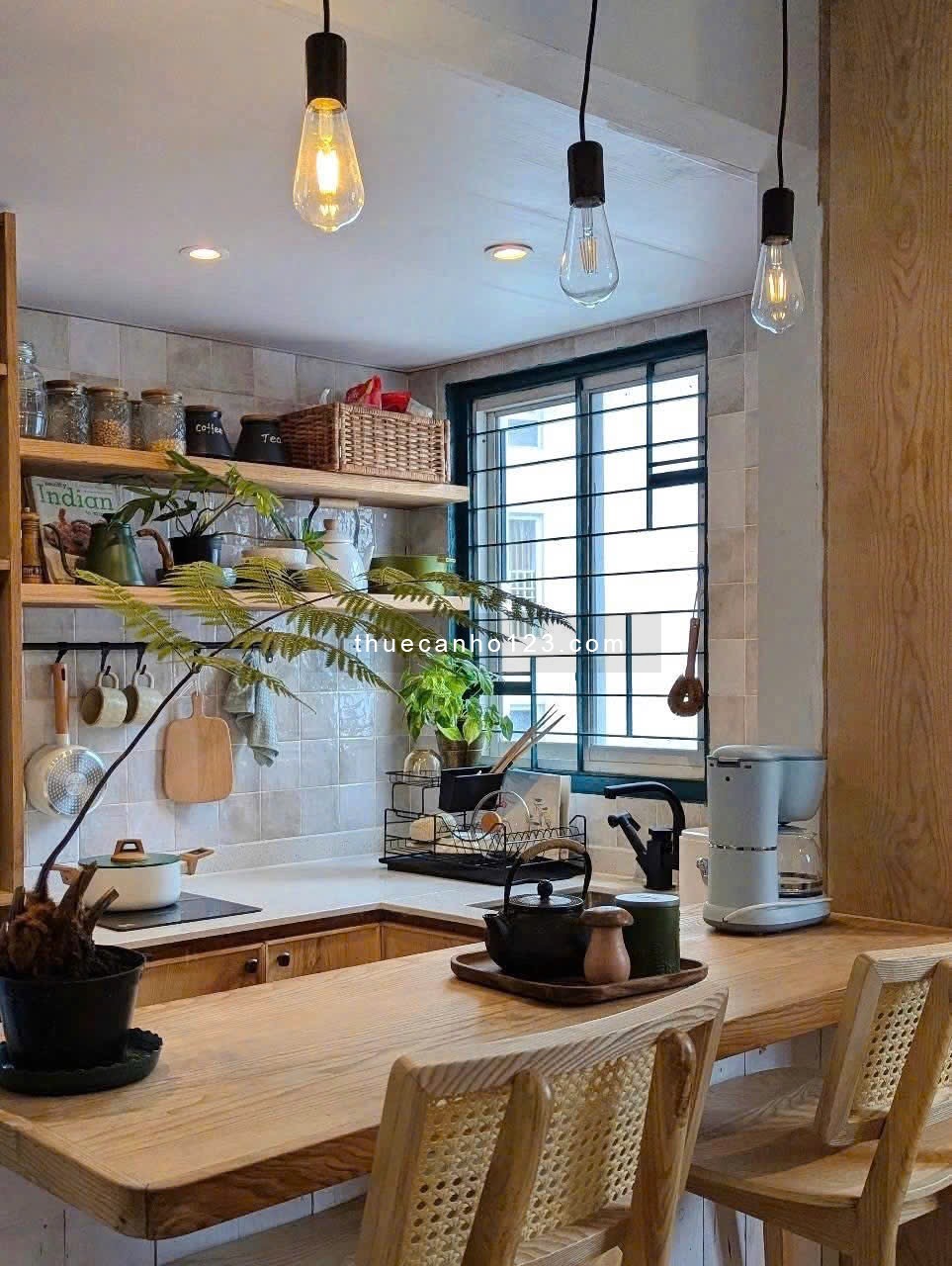 Căn hô 1pn full nội thất balcony gần vx lăng cha cha khu k300 sân bay tsn etown cộng hoà