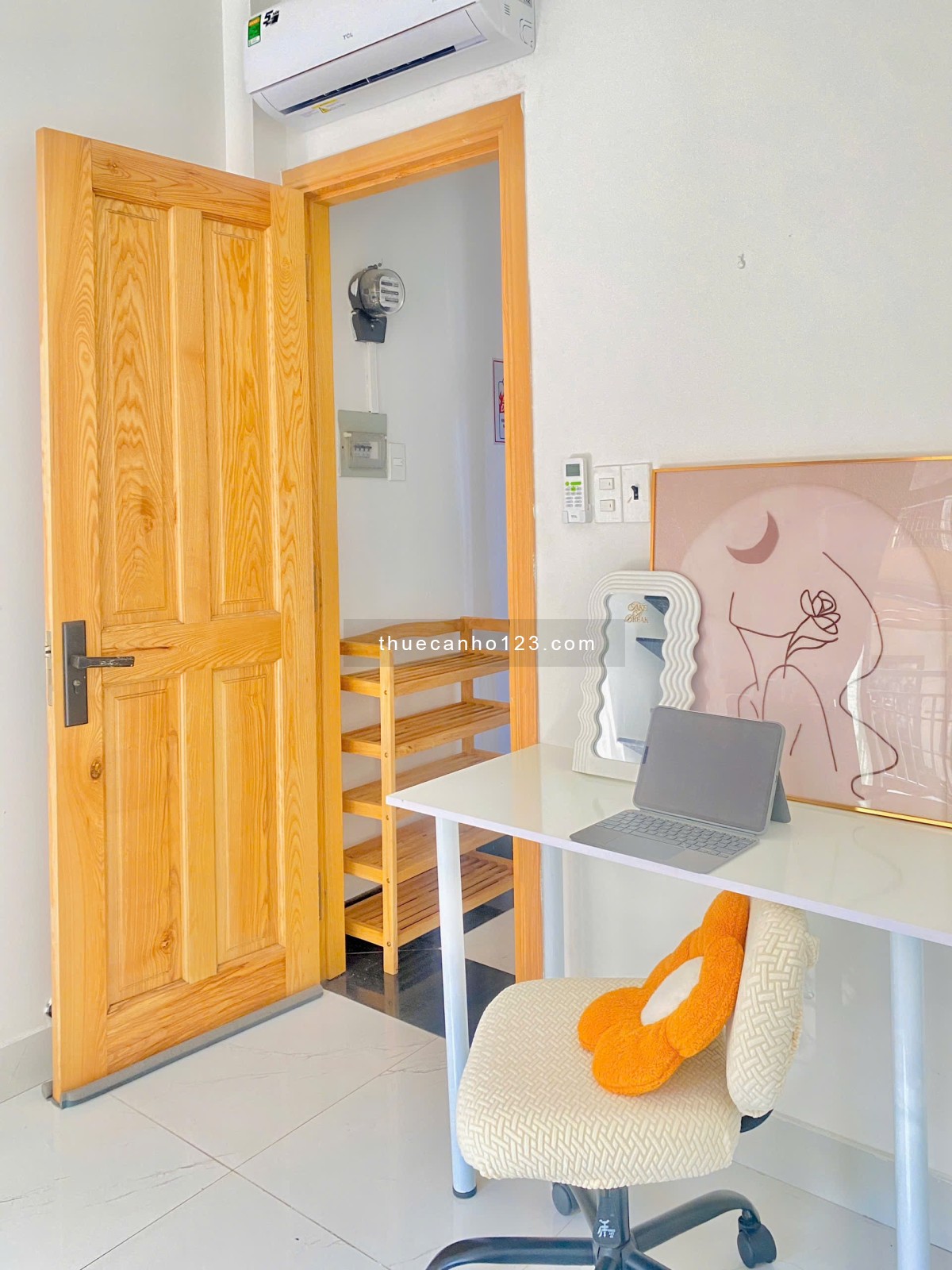 Cho thuê căn hộ 1PN Ban công Q1 gần cầu Nguyễn Văn Cừ, Nowzone, chợ Bến Thành, công an Thành Phố