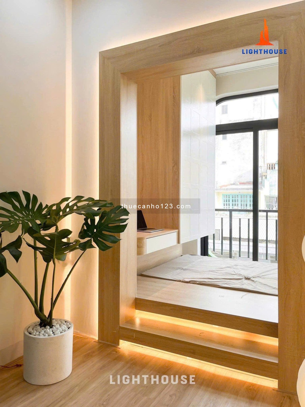 Căn hộ 2 phòng ngủ tách bếp full nội thất cửa sổ trời ban công 45m² gần Nhà Hát Thành Phố