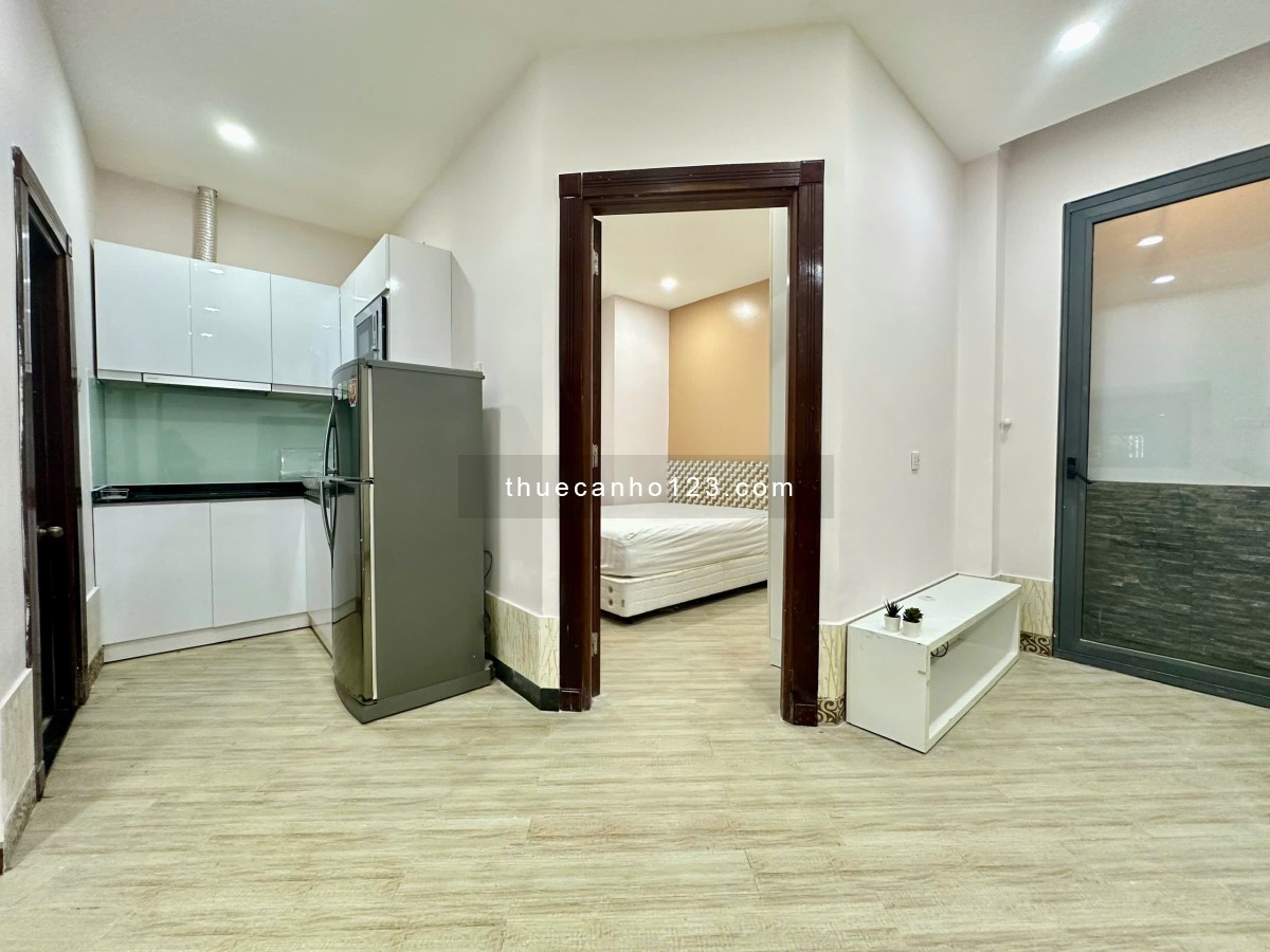 Căn hộ 2 phòng ngủ tách bếp full nội thất cửa sổ trời ban công 45m² gần Nhà Hát Thành Phố