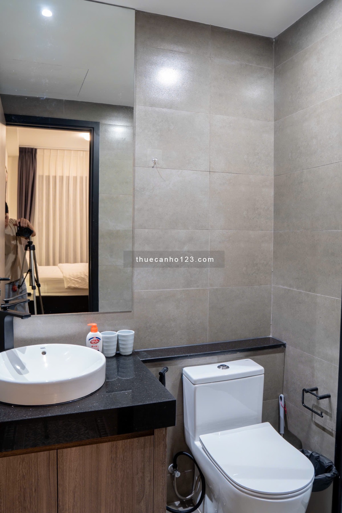 THUÊ NGAY DELASOL 2PN2WC 86M2 VIEW SÔNG MỚI 100% NGAY BẾN VÂN ĐỒN QUẬN 4 SÁT Q1 Q2 LH 0775924600