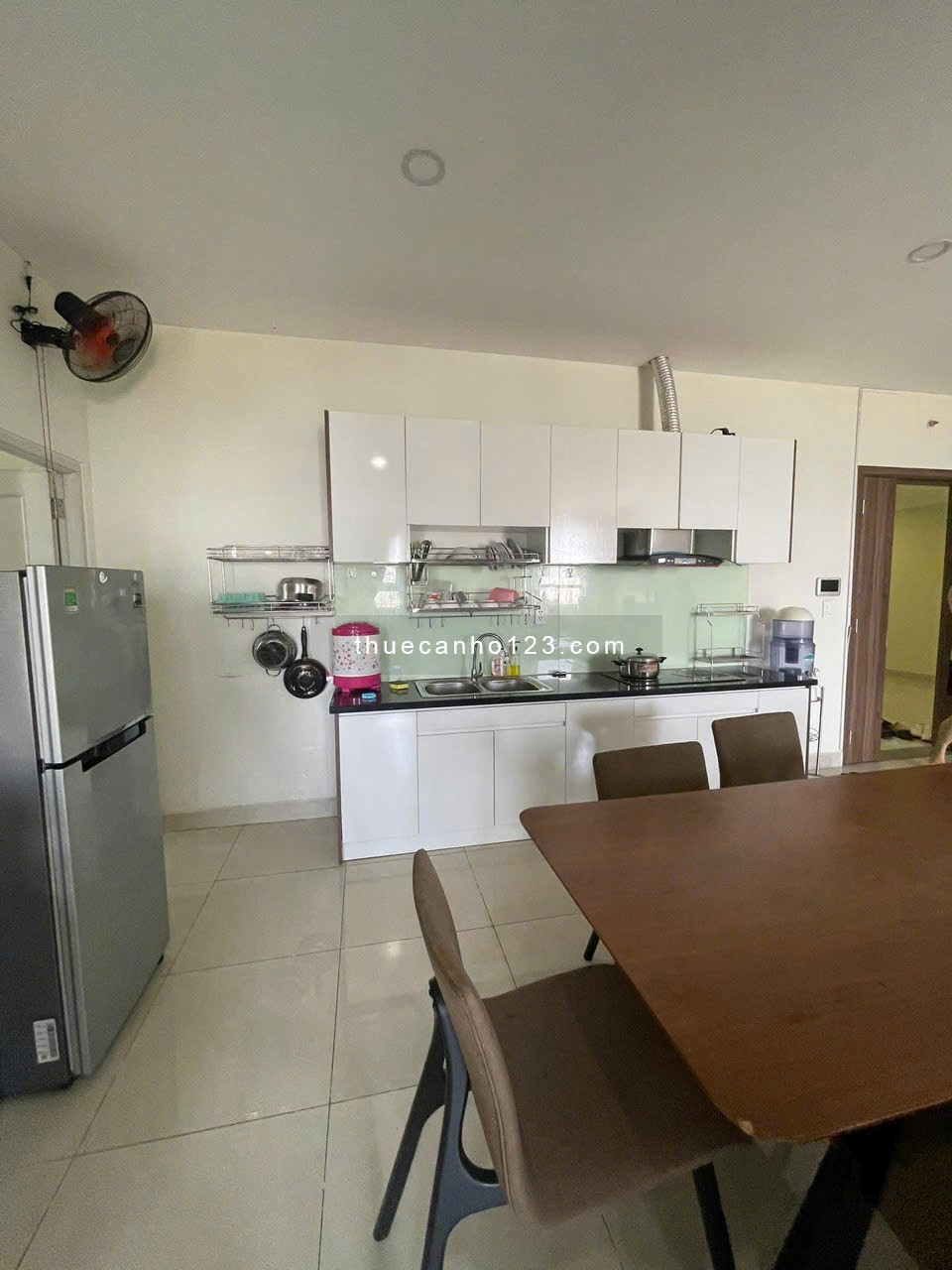 Chung cư Carillon 2, Trịnh ĐÌnh Thảo, TP: 3p ngủ, NTCB, 95m2, 12tr/tháng