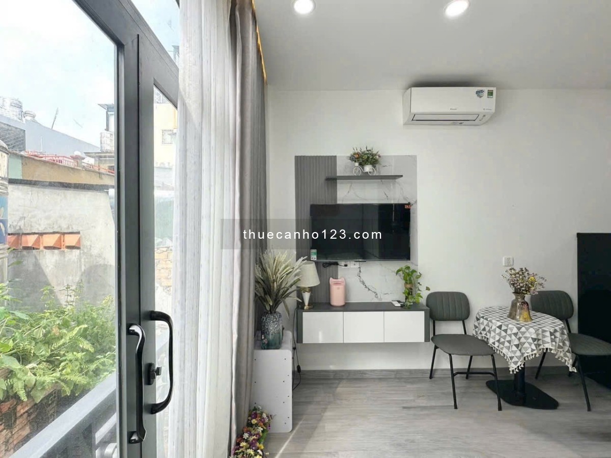 Studio full nội thất – Cửa sổ trời thoáng sáng, ngay CV Hoàng Văn Thụ – Tân Bình