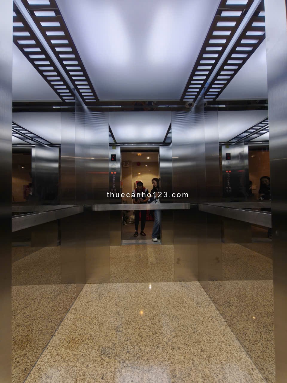 KHAI TRƯƠNG CĂN HỘ BAN CÔNG NỘI THẤT GỖ CAO CẤP GIẶT SẤY RIÊNG NGAY KHU K300 - LOTTE MART CỘNG HÒA