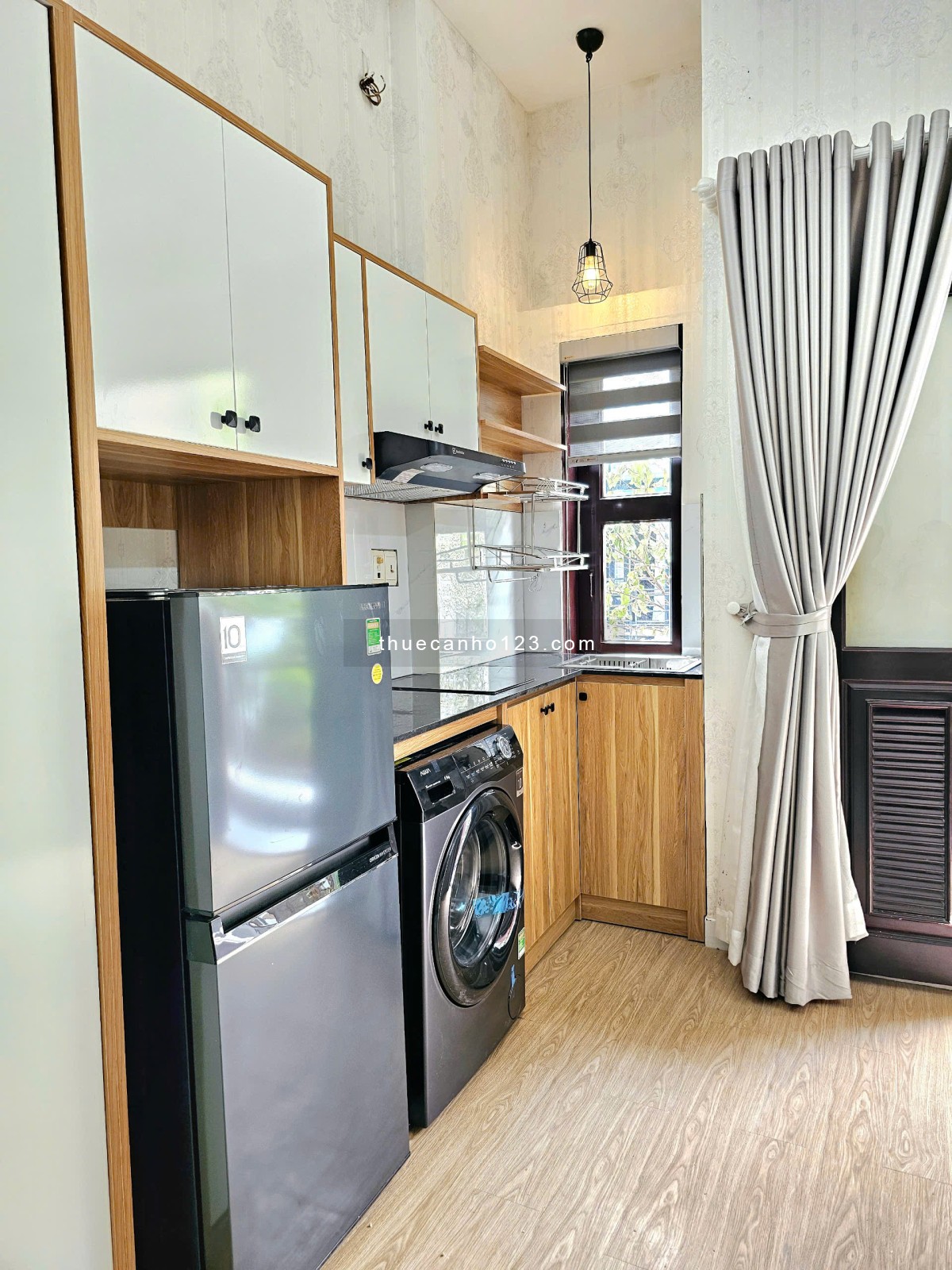 Căn hộ studio balcony _ MGR Đặng Văn Ngữ gần nhà thờ Ba Chuông _ Cầu Công Lý _ Hoàng Sa Phú Nhuận