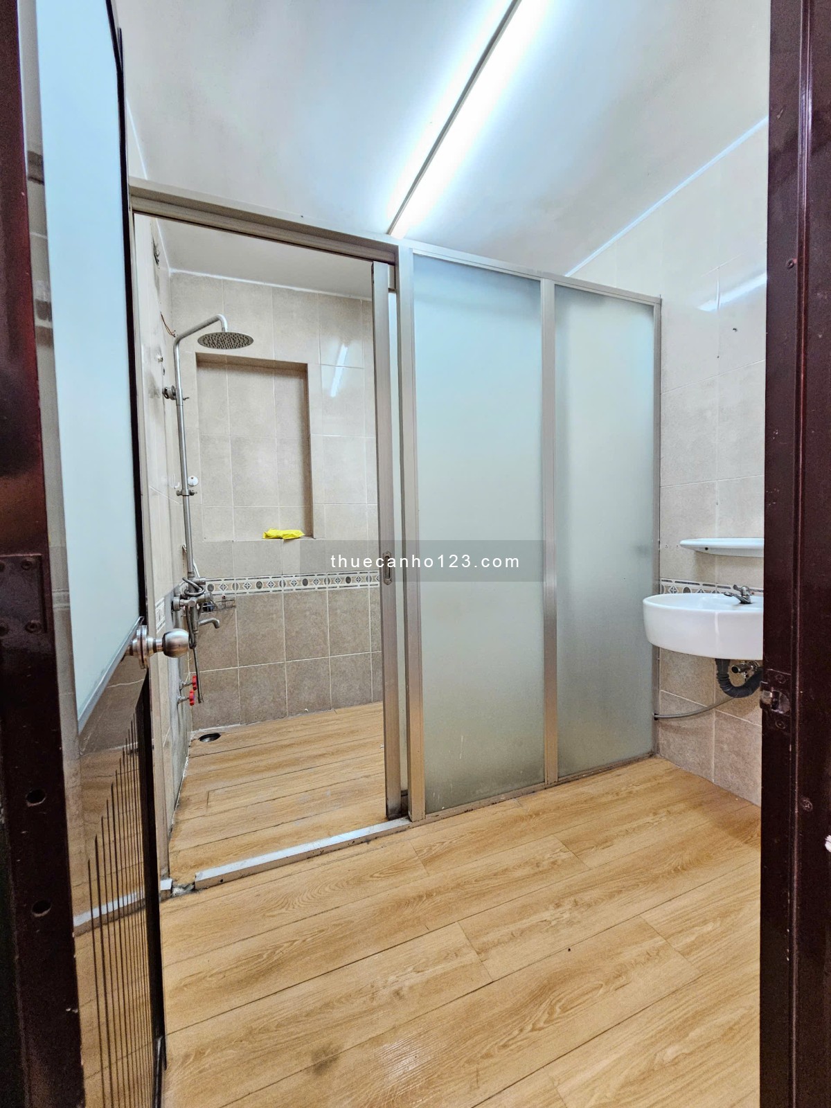 Căn hộ studio balcony _ MGR Đặng Văn Ngữ gần nhà thờ Ba Chuông _ Cầu Công Lý _ Hoàng Sa Phú Nhuận