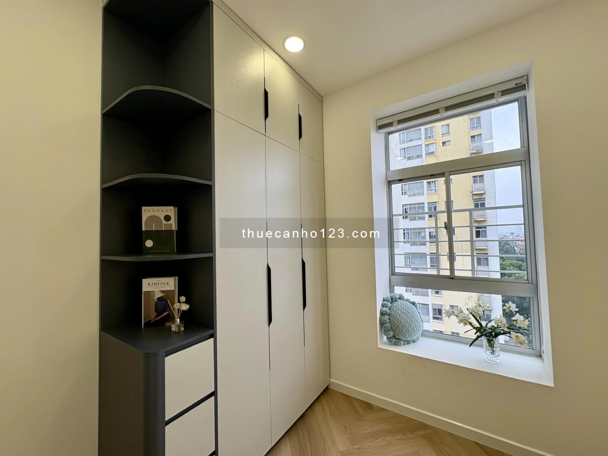 Chính chủ cho thuê gấp căn góc đẹp nhất Sky Garden 1, DT 89 m2, 3PN, Full nội thất cao cấp, 32tr