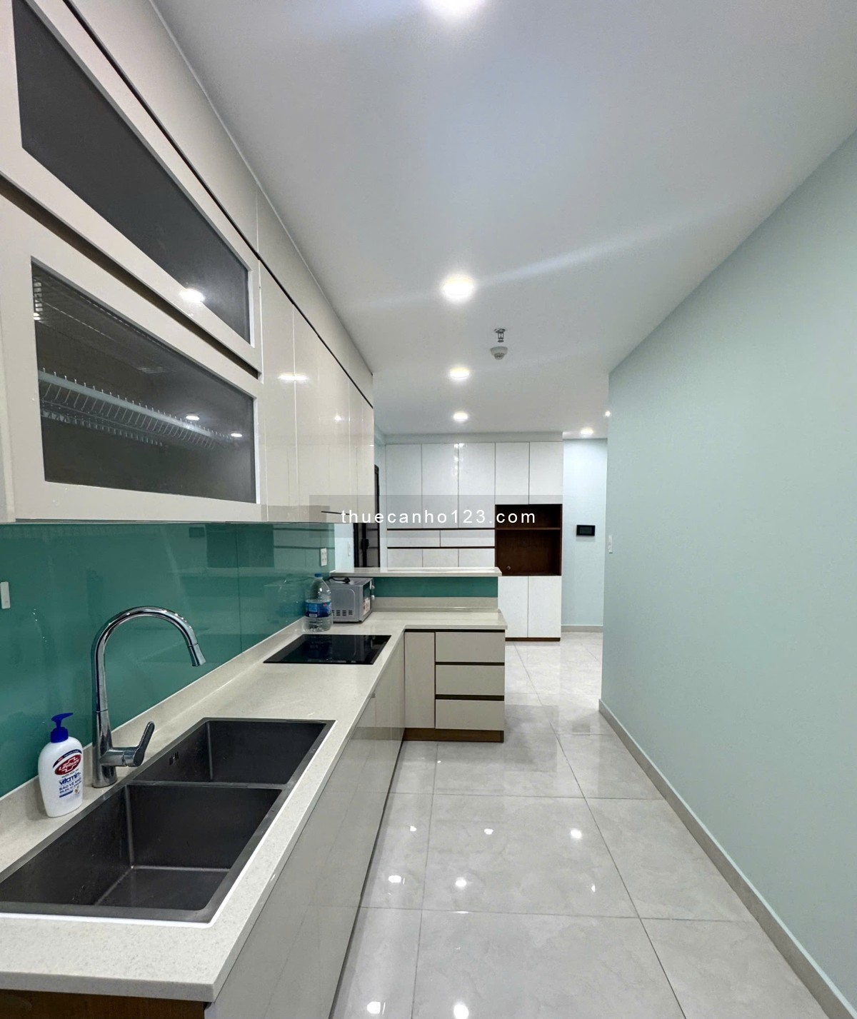 Cho thuê căn hộ lầu cao Scenic Valley, Phú Mỹ Hưng, 3PN - 2WC, nhà mới