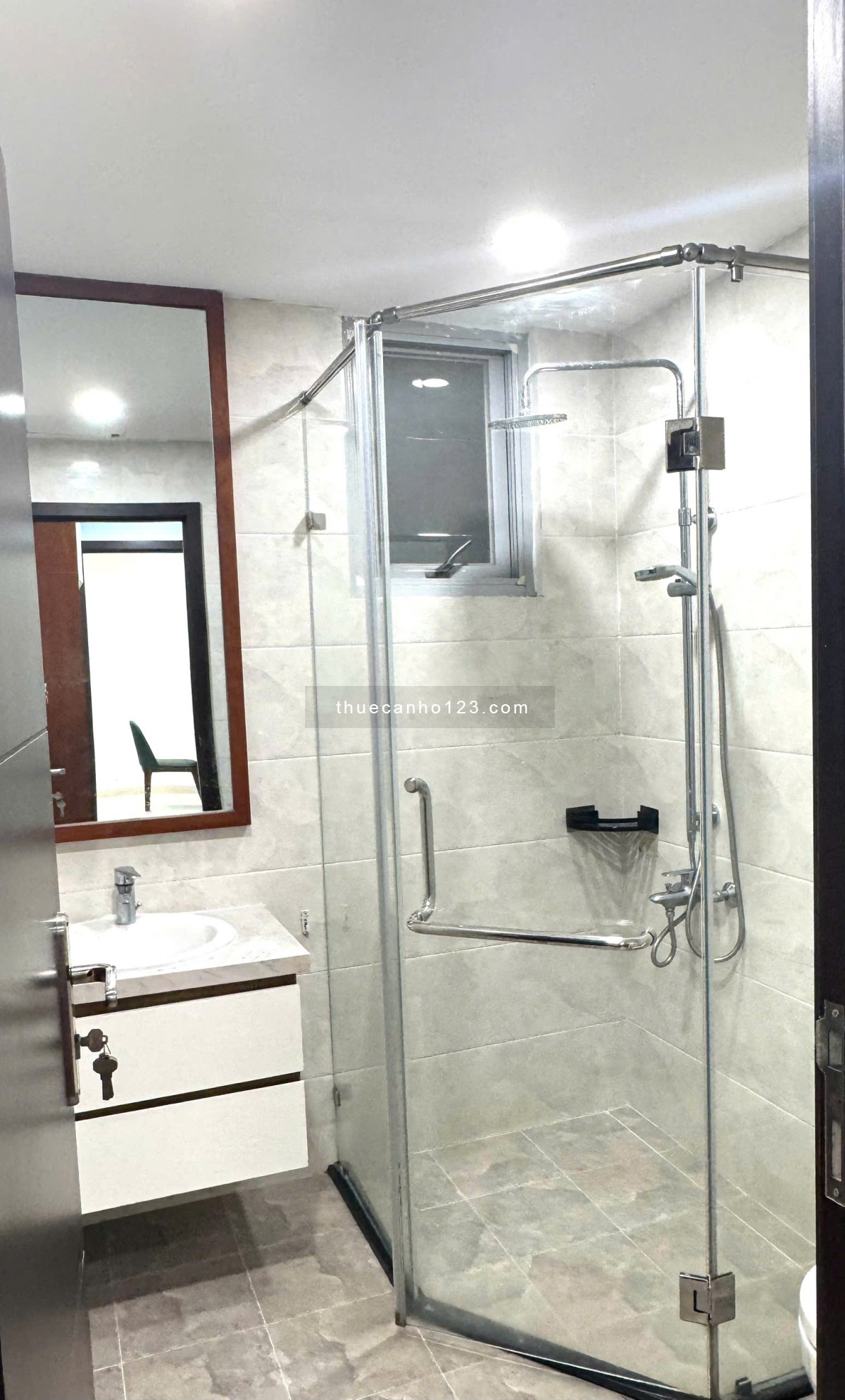 Cho thuê căn hộ lầu cao Scenic Valley, Phú Mỹ Hưng, 3PN - 2WC, nhà mới