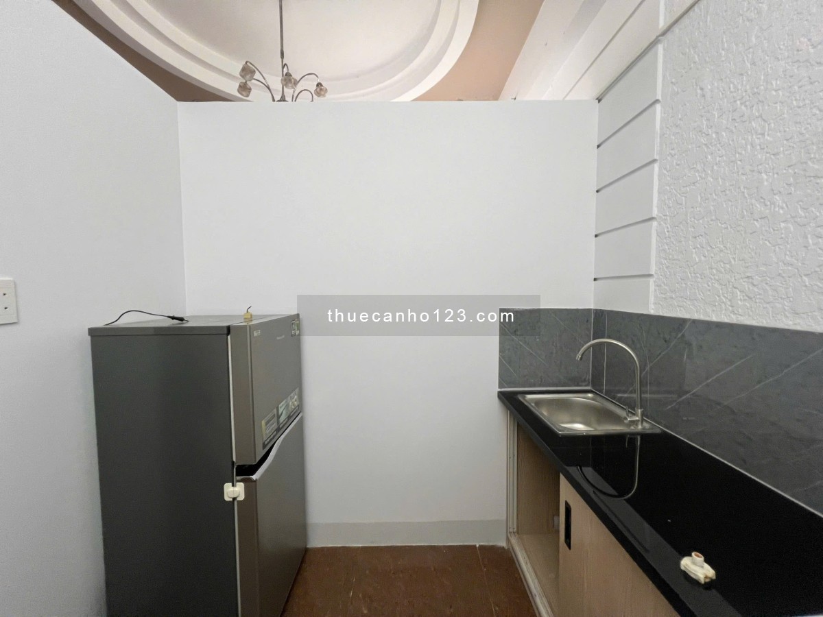 Cho thuê căn hộ Studio Tách bếp Ban công Q8 gần Parc Mall, Cao đẳng Nam Bách Khoa Sài Gòn