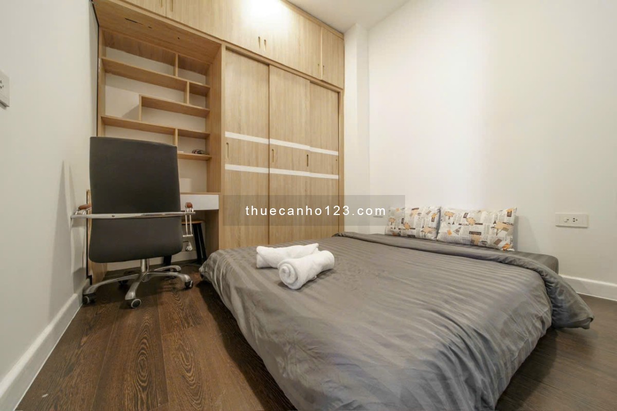 The Tresor cho thuê căn hộ 2PN 1WC 65m2 view hoàng hôn tại Bến Vân Đồn Q4 sát bên quận 1