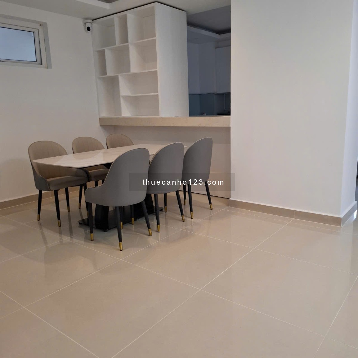 Cho thuê căn hộ 3PN - 2WC - 96m2 chung cư Sky Center full nội thất cao cap giá chỉ 22 tr/th