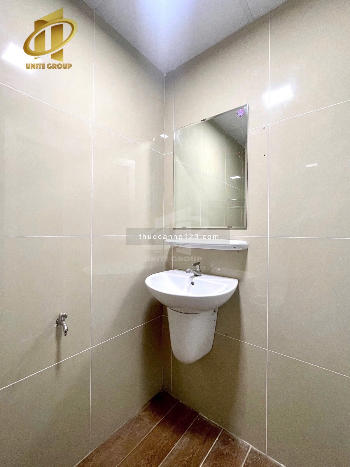 Cho thuê căn 1PN ban công Q4, gần cầu Kênh Tẻ, Đh Nguyễn Tất Thành, Đh Luật