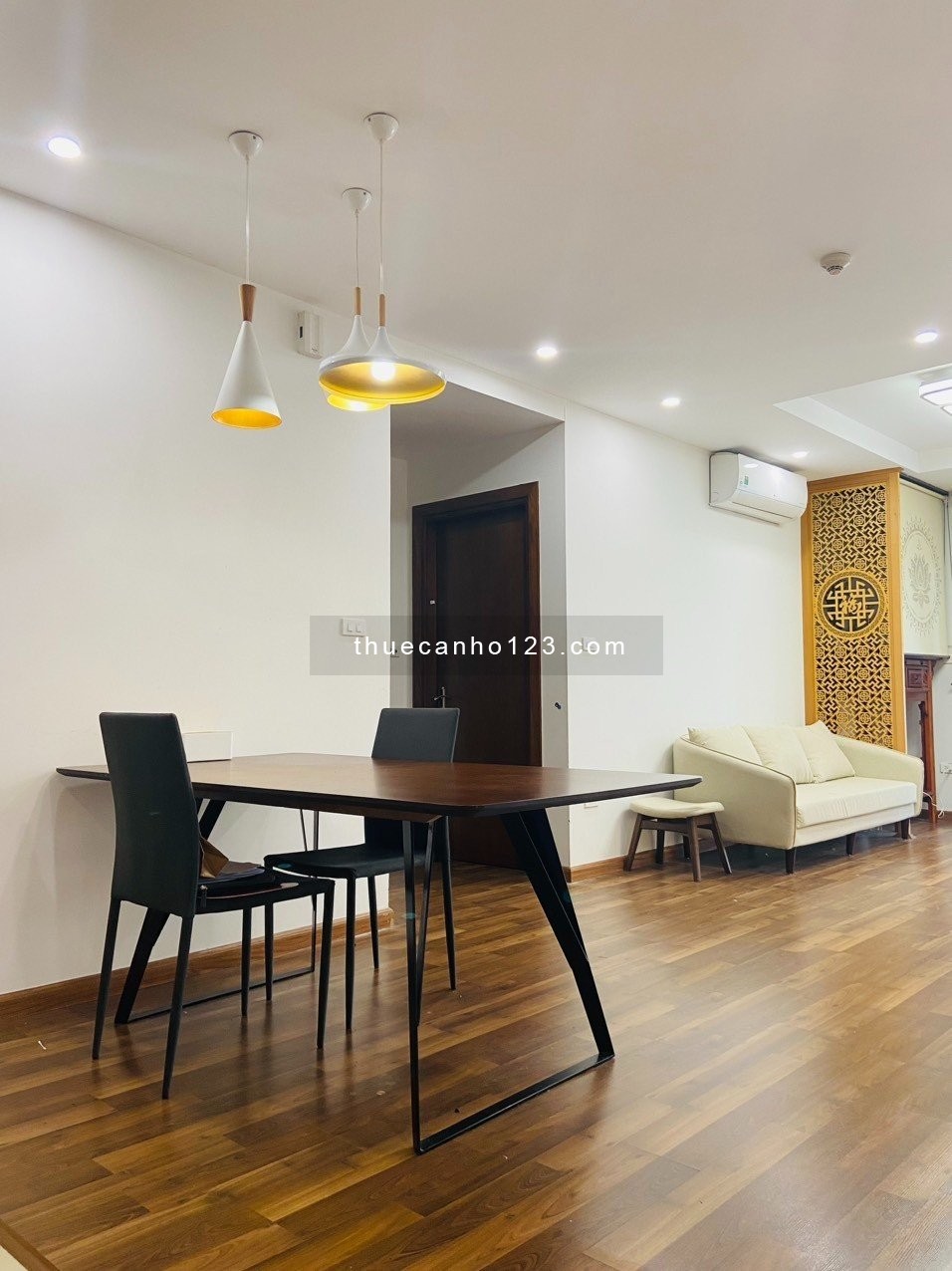 Cho thuê căn hộ chung cư Ngoại Giao Đoàn 2-3 phòng, vào ở ngay.