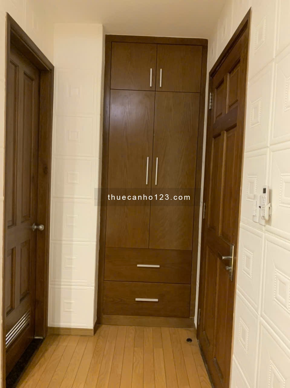 Cần cho thuê gấp căn hộ 2PN-2WC-74m2 full nội thất chung cư Sky Center giá chỉ 16tr/th, xem ngay