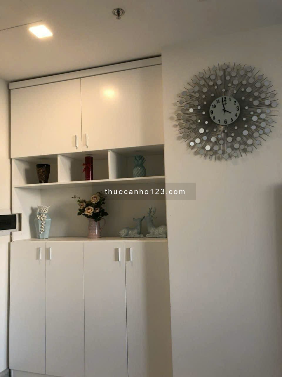 Vinhomes Golden River Bason ( Cho thuê căn hộ 2PN )