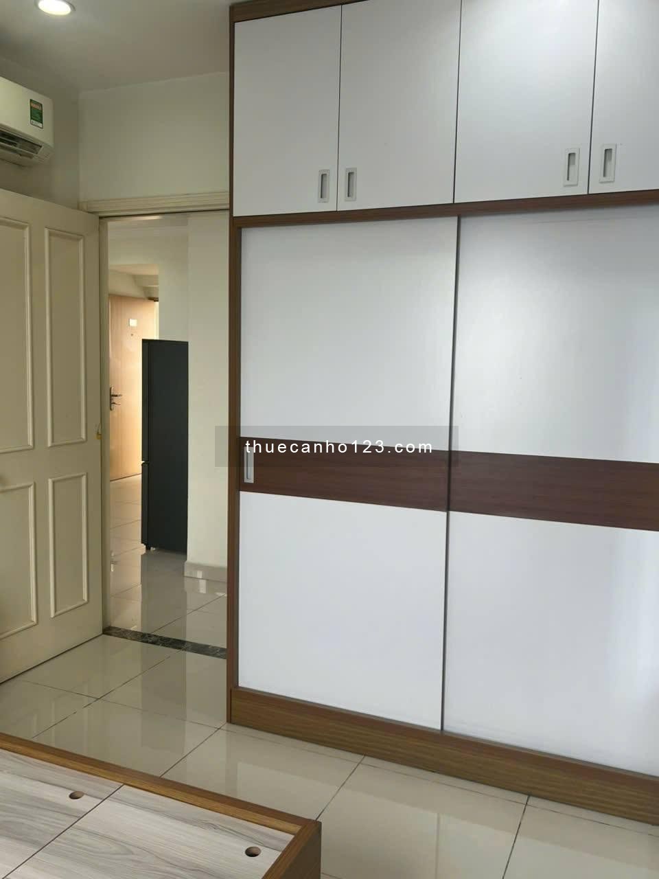 Chung cư Carillon 5, Lũy Bán Bích, Tân Phú 2p, có nội thất giá 10,5tr