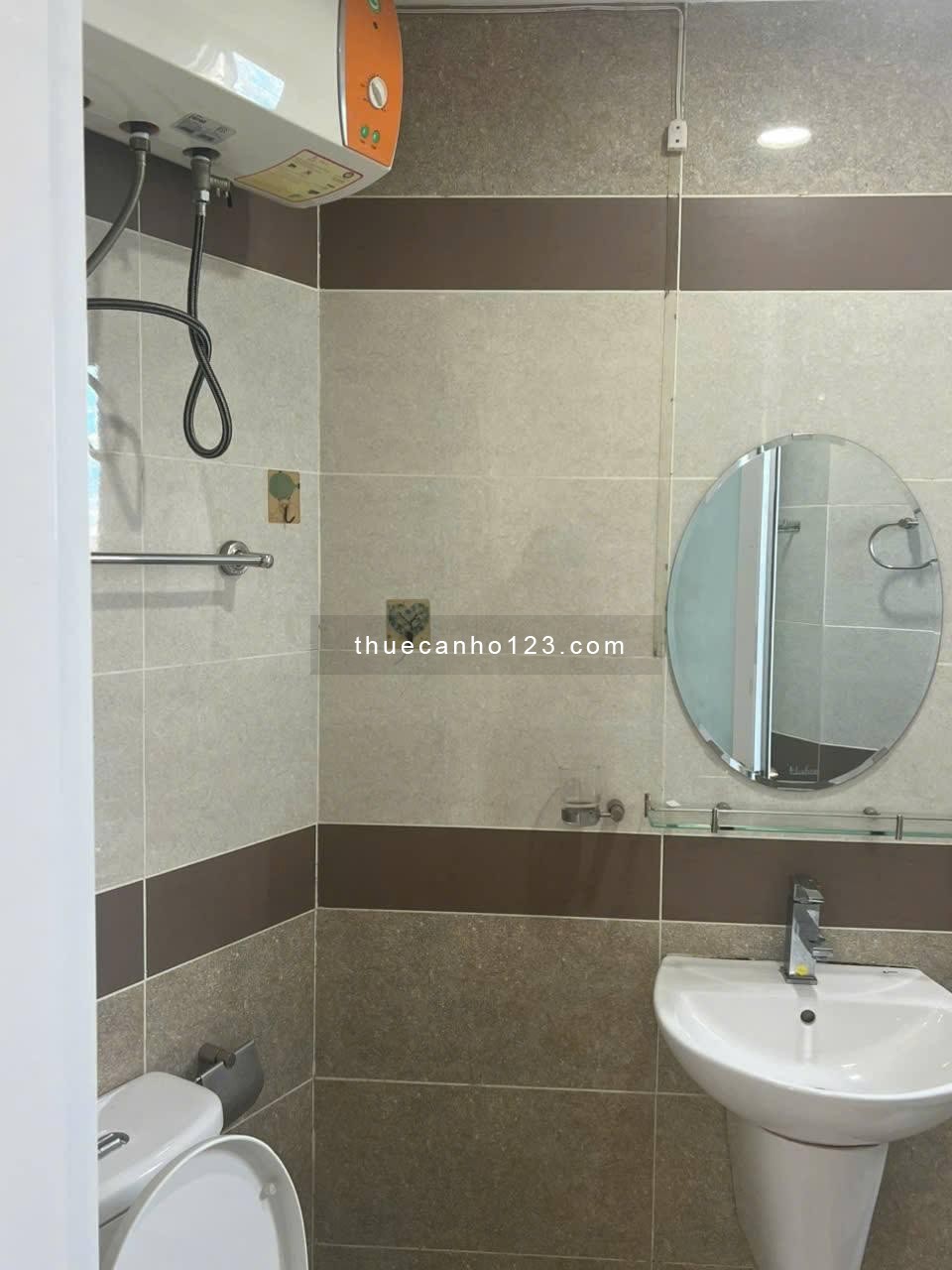 Chung cư Carillon 5, Lũy Bán Bích, Tân Phú 2p, có nội thất giá 10,5tr